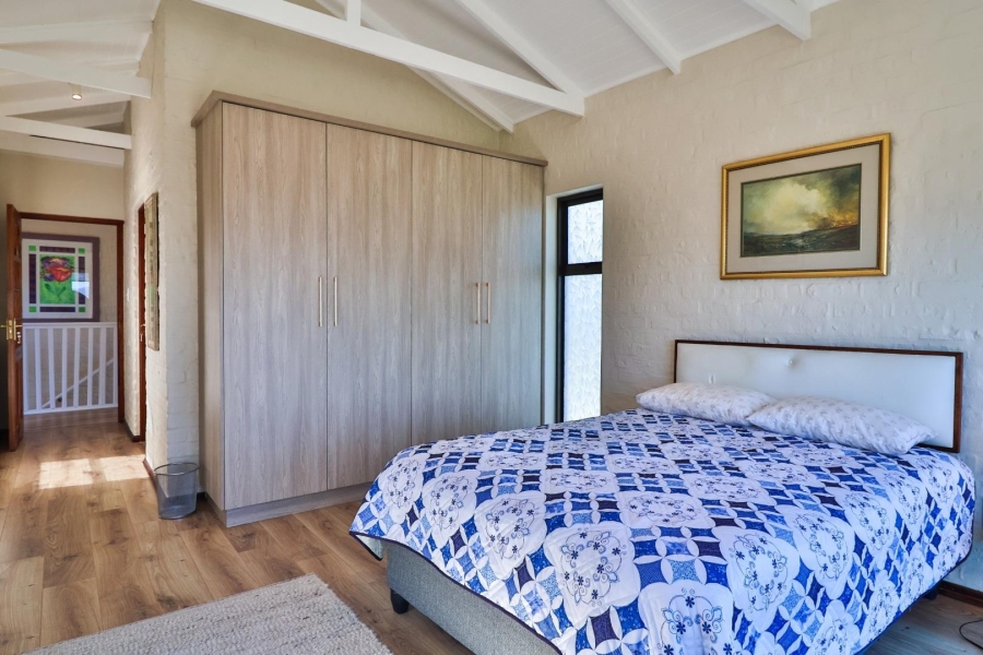 4 Bedroom Property for Sale in De Kelders Western Cape